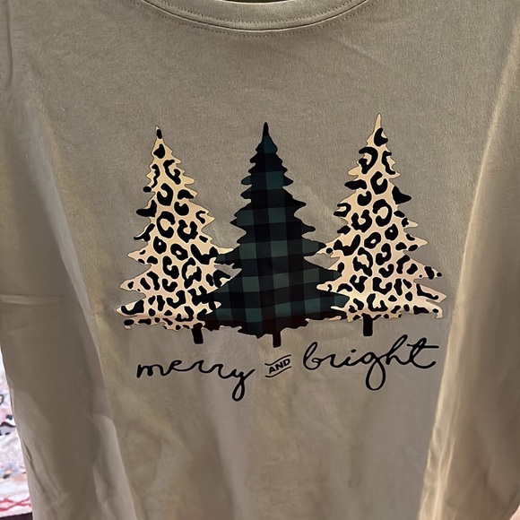 Olive Green 'Merry & Bright' Leopard and Plaid Trees Tee/NWT/XL - Picture 4 of 7